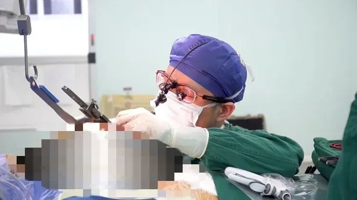 Surgical Intervention for Diffuse Calcified Coronary Arteries: A Dual Heart-Brain Protection Strategy via Minimally Invasive Patch Reconstruction 💡